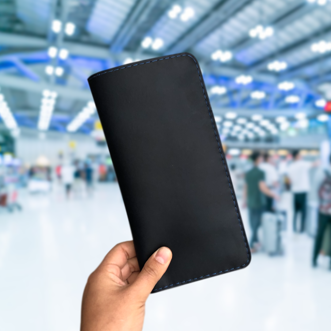 Porta pasaporte en cuero | ENNE Taller de Cuero