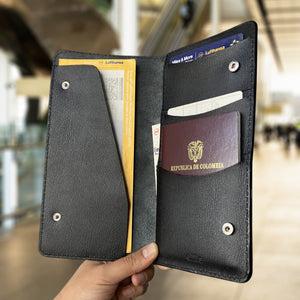 Porta Pasaporte E2 Negro Brillante