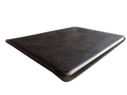 Funda Macbook Pro 13" en cuero | ENNE Taller de Cuero